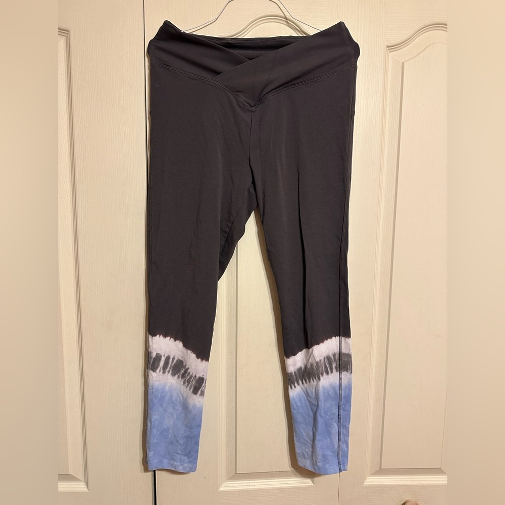 Victoria Secret PINK NWOT - Grey and Blue Tie-Dye Crossover Leggings.